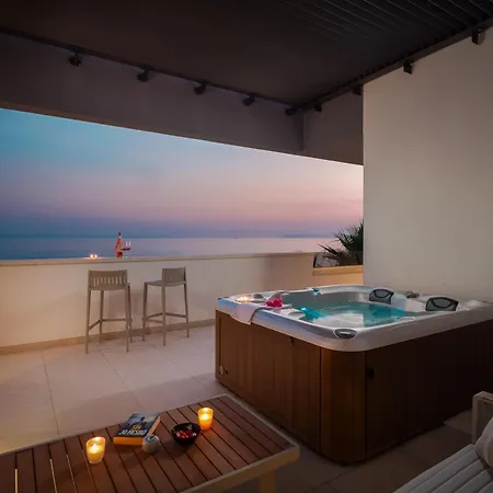 Paoma Penthouse With Jacuzzi Apartament Podstrana