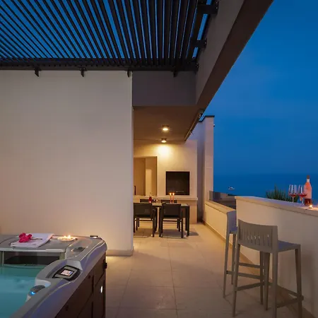 Paoma Luxury With Jacuzzi *