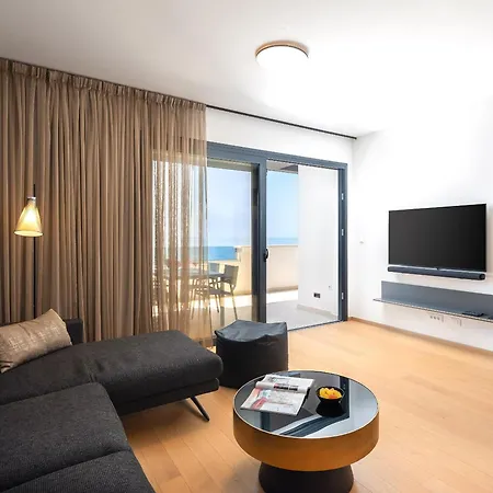 Paoma Penthouse With Jacuzzi Appartamento Podstrana