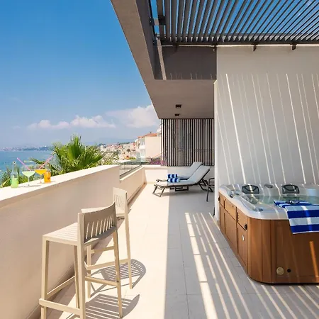 Apartament Paoma Penthouse With Jacuzzi Podstrana