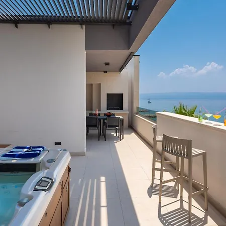 Apartament Paoma Penthouse With Jacuzzi