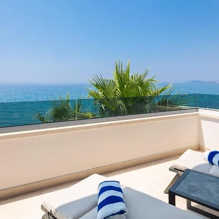 Paoma Penthouse With Jacuzzi Podstrana