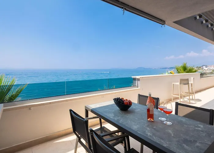 Appartamento Paoma Penthouse With Jacuzzi Podstrana