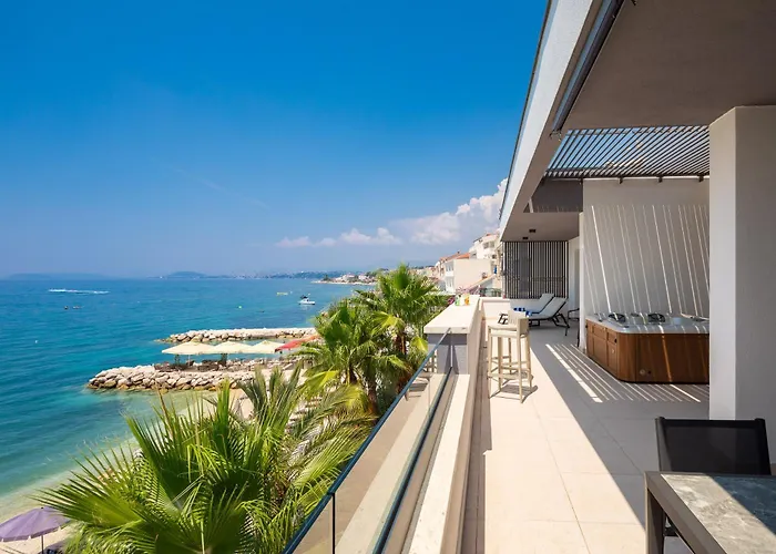 Paoma Penthouse With Jacuzzi * Podstrana