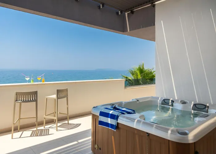Appartamento Paoma Penthouse With Jacuzzi *