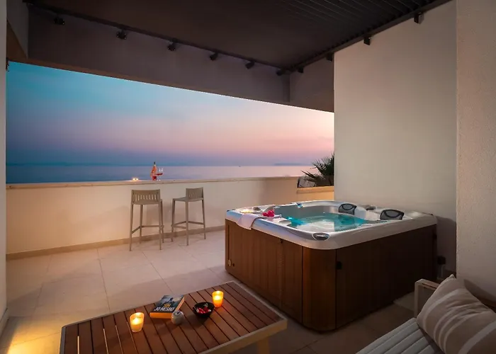 Paoma Penthouse With Jacuzzi