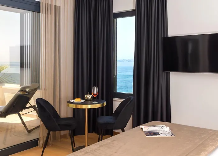 Paoma Penthouse With Jacuzzi