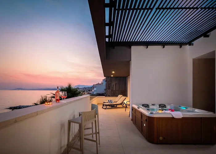 Appartamento Paoma Penthouse With Jacuzzi